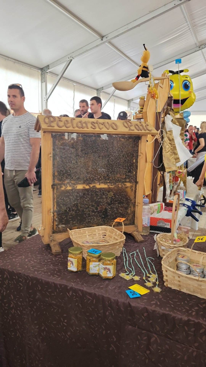 Gužva i drugog dana Sajma agroturizma u Skradinu: Još stignete kupiti domaće proizvode 