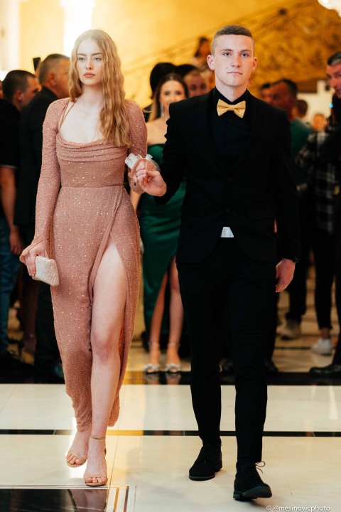 Zavirite na blještavi maturalni ples šibenske Industrijsko-obrtničke škole (2)