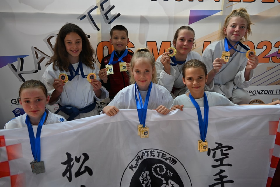 Karataši vodičkog Okita uspješni u Bihaću: Osvojili 11 zlatnih i dvije srebrene medalje