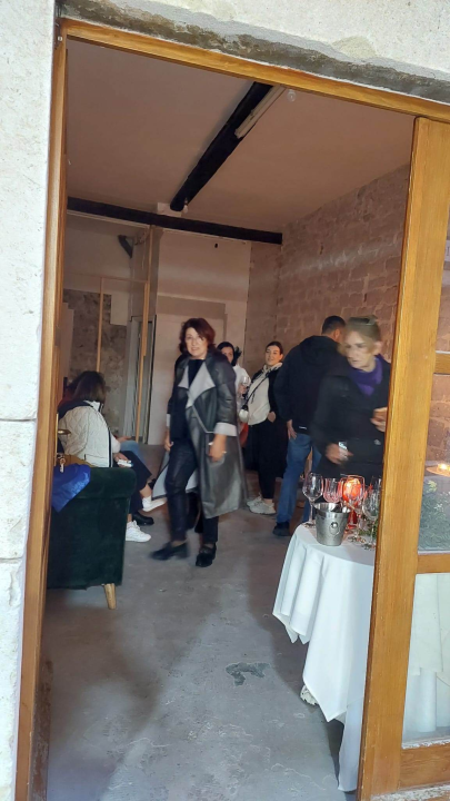 U 'Lukinom cvjetnom kutku' na Gorici domjenkom proslavljena krunidba kralja Charlesa 