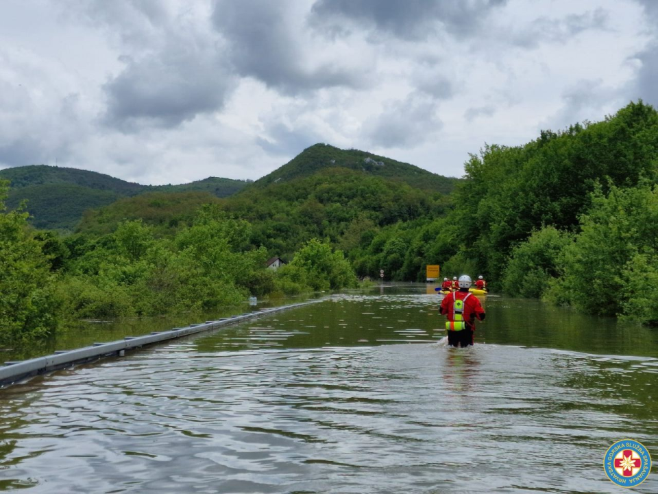 HGSS Šibenik sudjeluje u spašavanju na poplavljenim područjima: 'Ostajemo u danonoćnom dežurstvu'