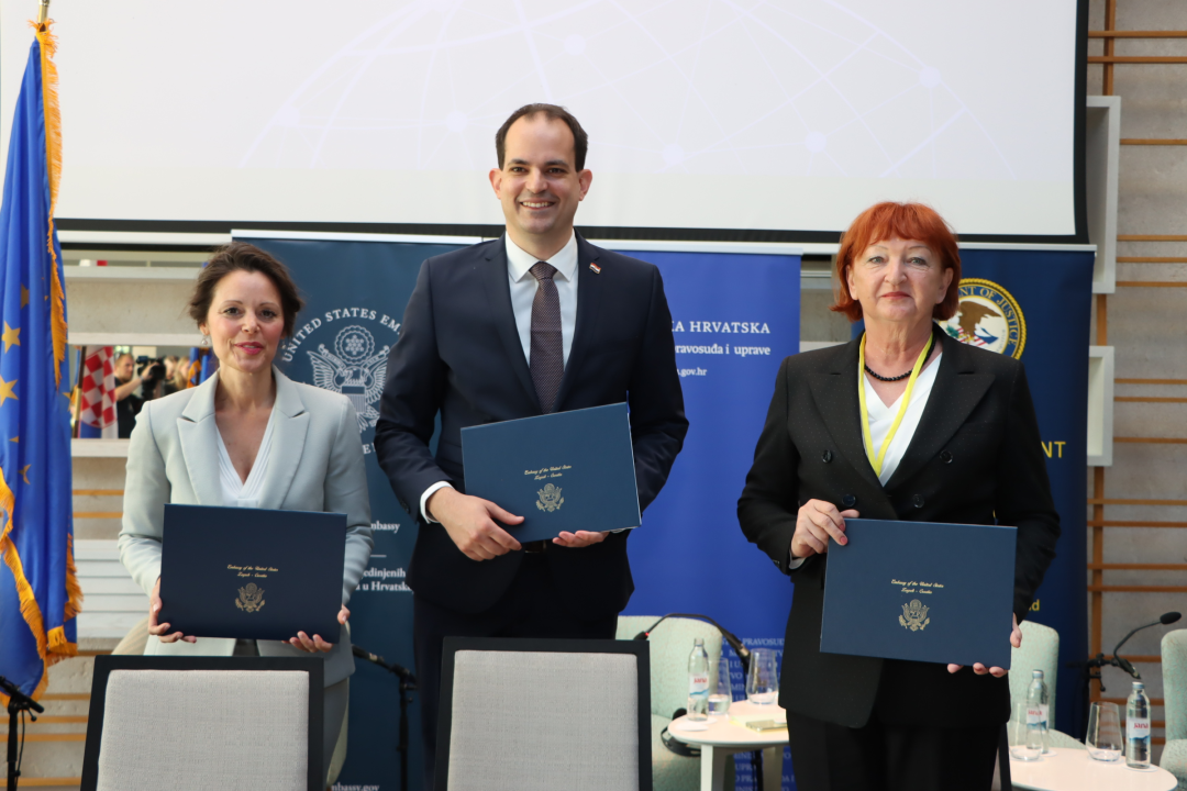 U Šibeniku potpisan Memorandum o suzbijanju kibernetičkog kriminala između SAD-a i Hrvatske