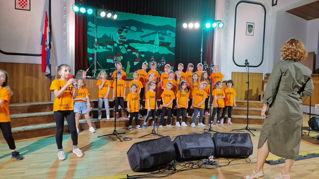 Najmlađi šibenski pjevači 'Cvrčci' nastupili na smotri dječjih zborova u Ravnoj Gori