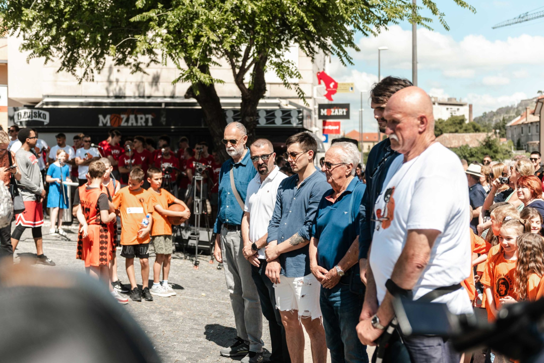 Obilježena 30. obljetnica smrti Dražena Petrovića: 'Šteta što njegova karijera nije mogla potrajati duže, još toliko toga je imao dati'