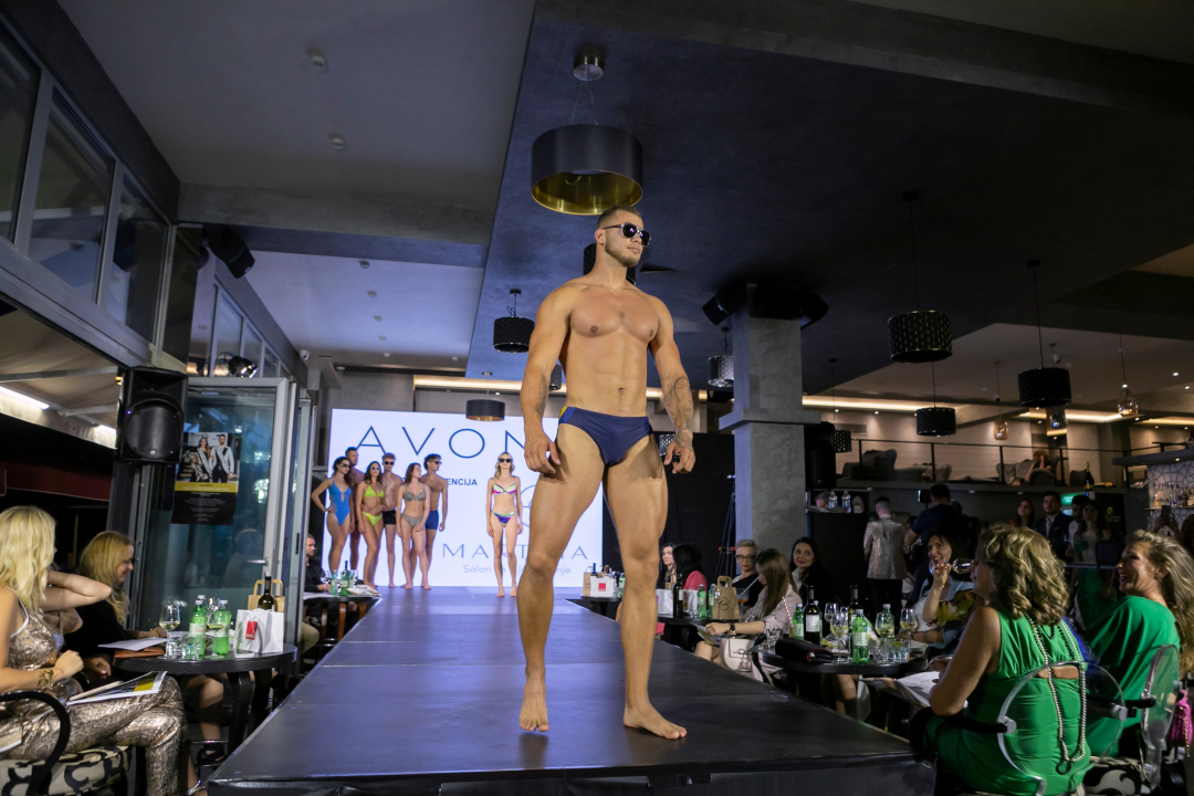 Monika Vojvodić, bivša glasnogovornica HNK Šibenik, nova je Miss turizma, a Mia Kitarović Miss fotogeničnosti