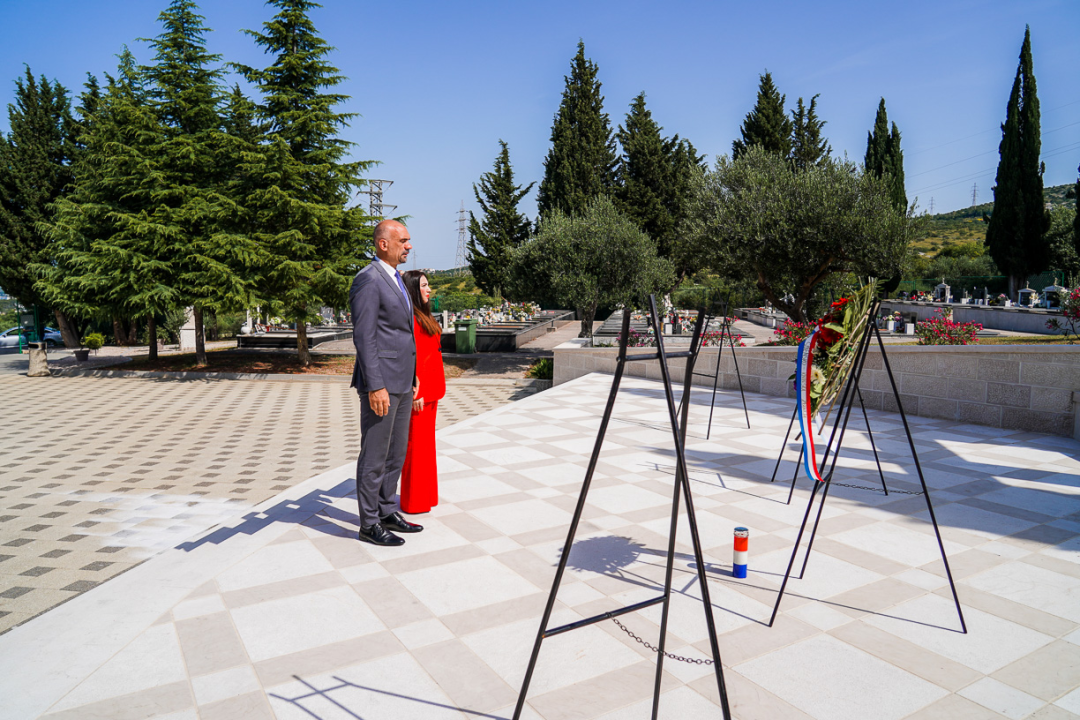 Uoči Dana antifašističke borbe na Kvanju položeni vijenci i zapaljene svijeće