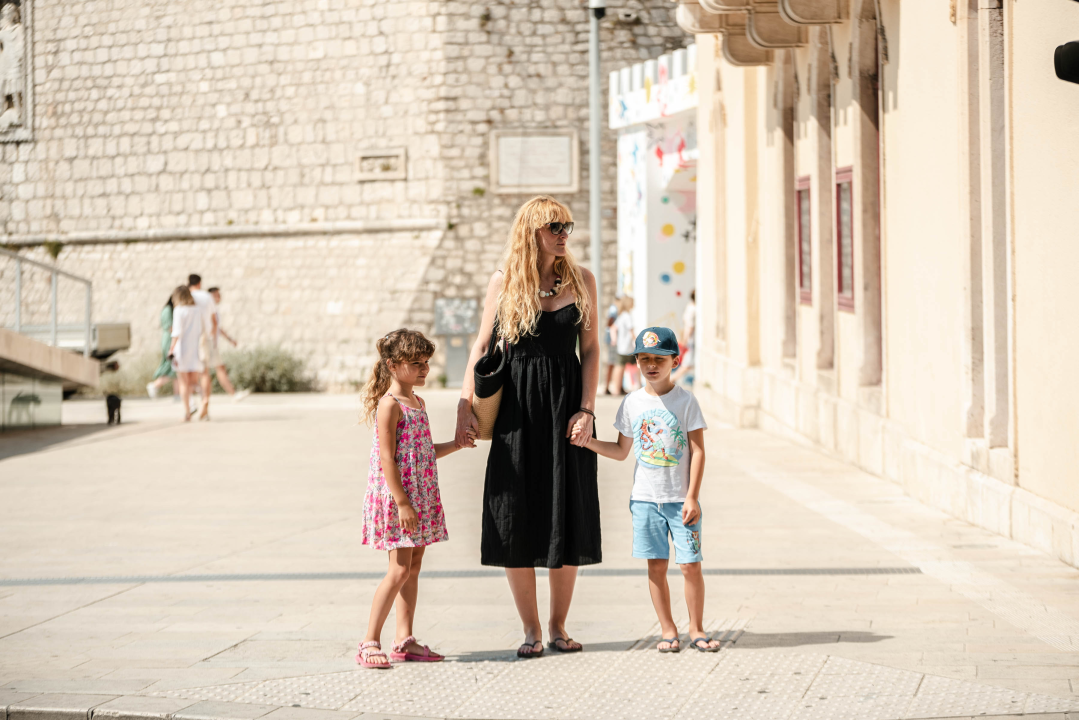Lijepe Šibenčanke prošetale gradom i pokazale stylish kombinacije  
