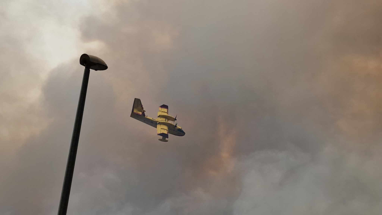 FOTOGALERIJA iz središta požara: Grčevita borba protiv vatre i vjetra
