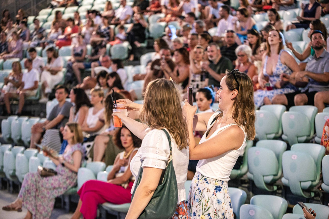  Emeli Sandé prvi put nastupila u Hrvatskoj, a publiku u Šibeniku osvojila je emocijama 