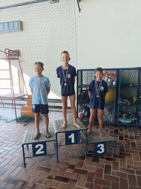 Još jedan odličan nastup plivača šibenskog 'Mora' za zatvaranje natjecateljske sezone