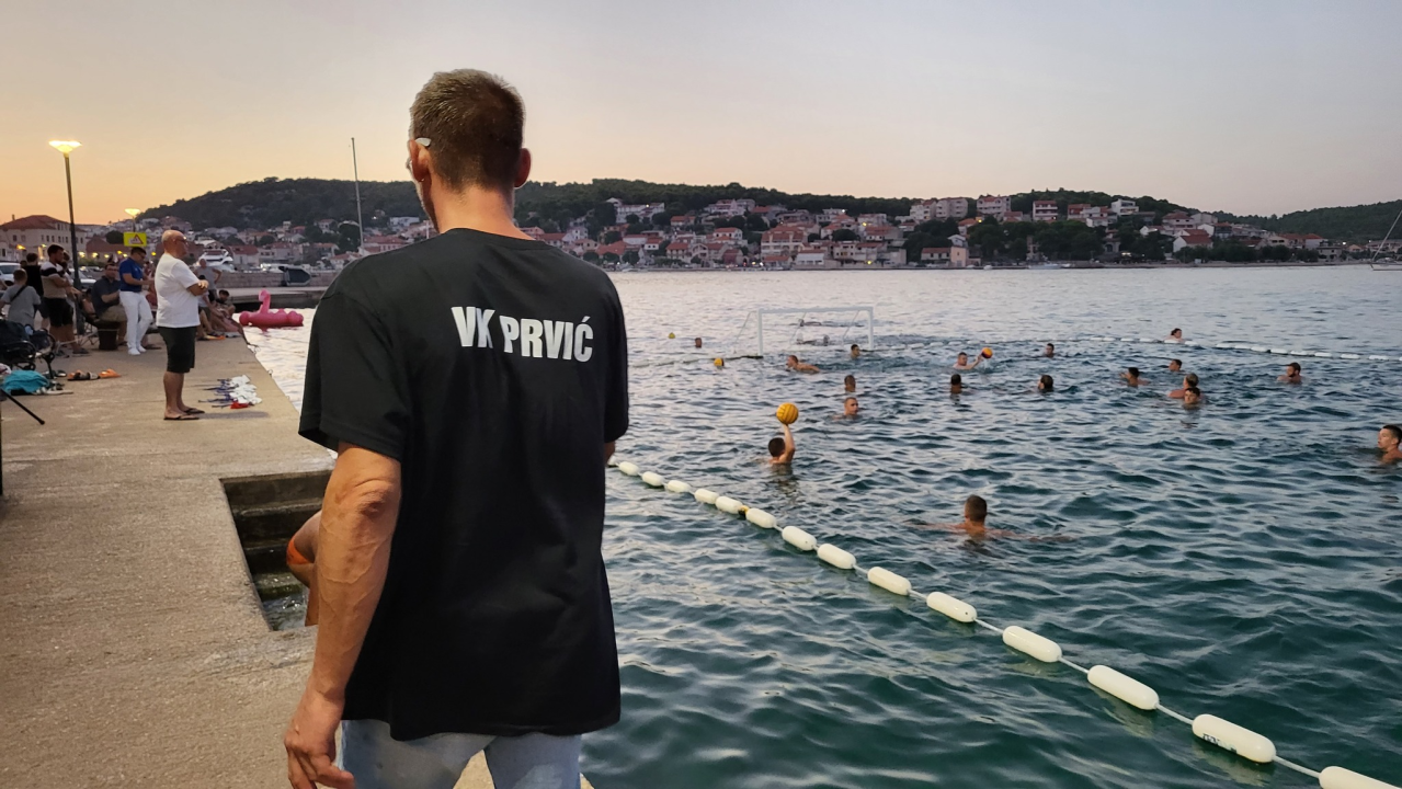 Povijesna utakmica za Prvić Luku: Kako je vaterpolo uzburkao usnulu valu...