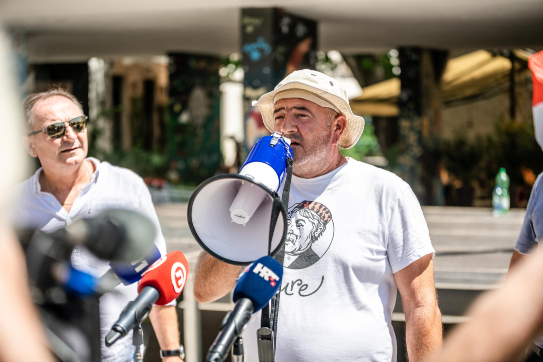 Radnici Cesta Šibenik održali novi prosvjed: 'Župan uništava ovu tvrtku i ove ljude'