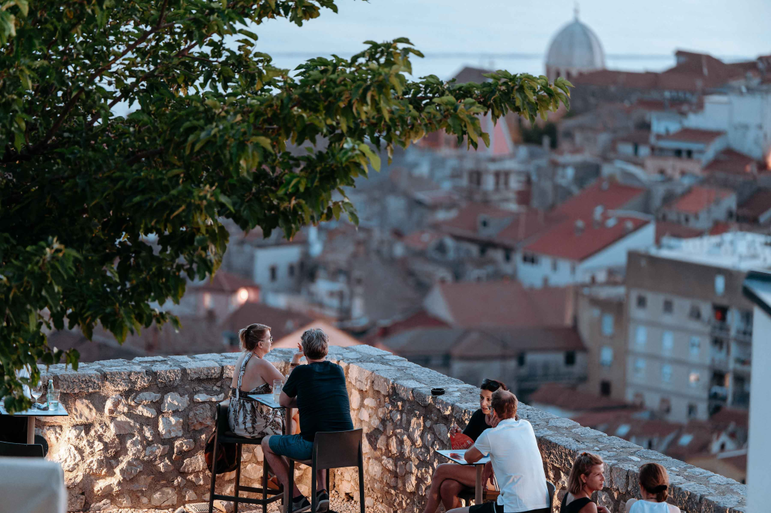 Ljetna večer i vrhunska glazba na Barone Jazz Festivalu: B's FUNstallation oduševili Šibenčane i turiste