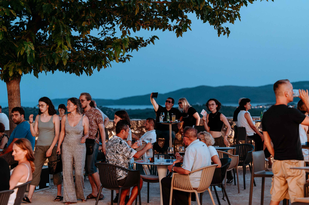 Ljetna večer i vrhunska glazba na Barone Jazz Festivalu: B's FUNstallation oduševili Šibenčane i turiste