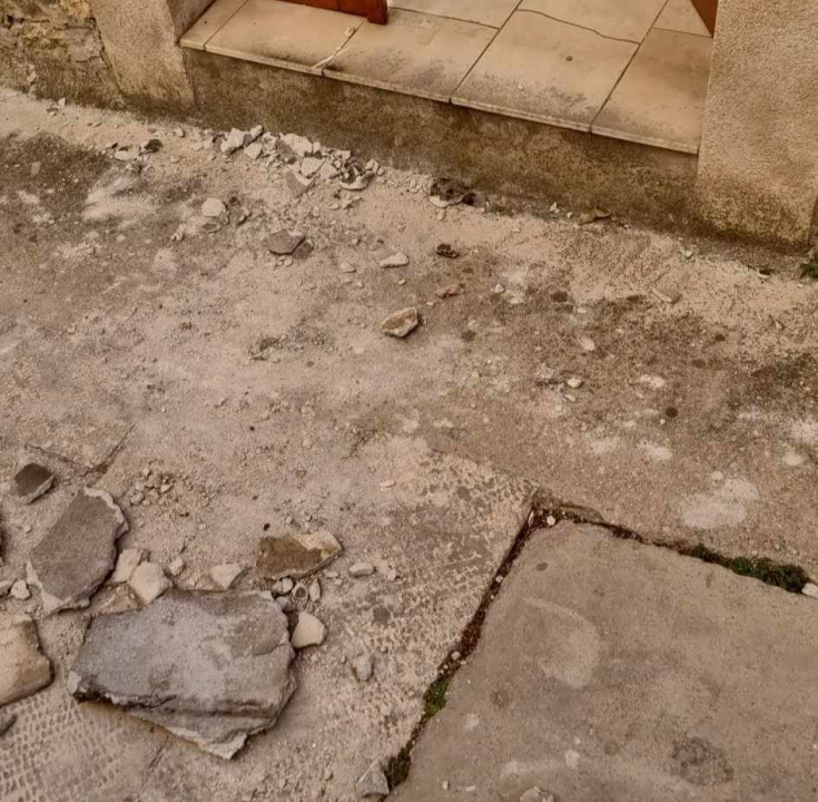 Padaju dijelovi fasade u ulici Jurja Dalmatinca na Gorici: 'Netko će poginuti'