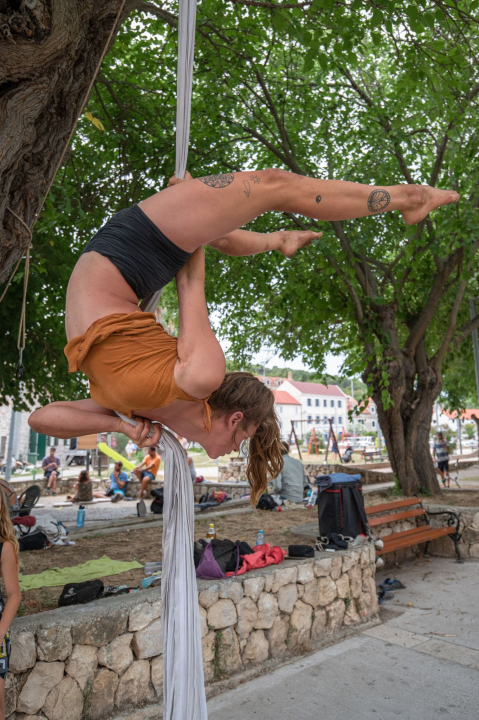 Zbog ove fotogalerije pokajat ćete se što niste otišli na Zlarin Street Music Festival!