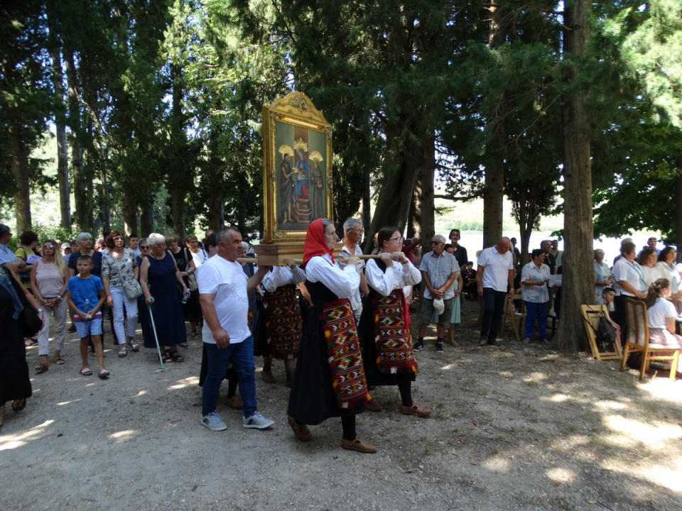 Biskup u miru Ante Ivas predvodio misu za blagdan Gospe od Anđela na Visovcu