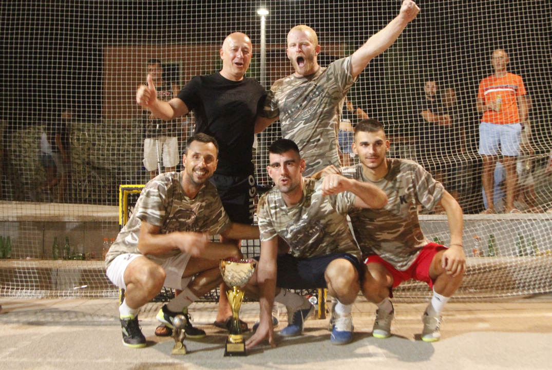 Pobjednik spektakla osme 'Martinele' jezerska je ekipa 'Mini bar'