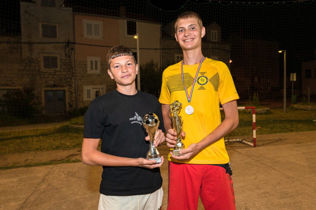 U Zlarinu je tradicionalno održan turnir 'Fingac', slavila ekipa Zogulini