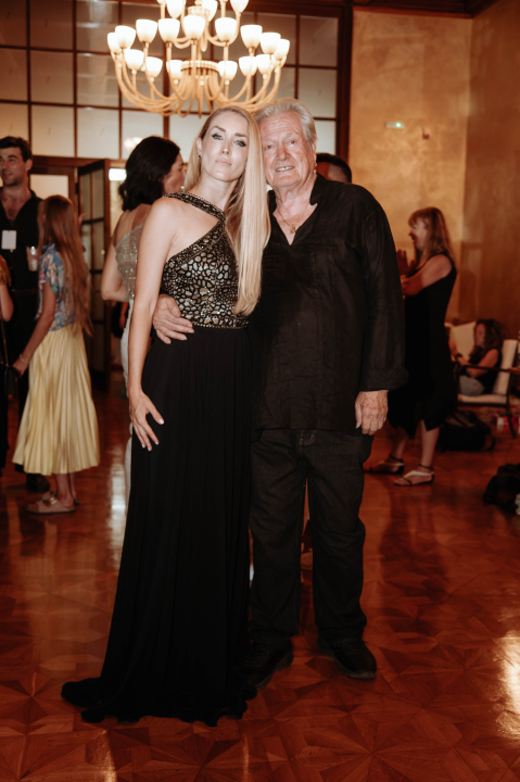 U Vijećnici uvijek zanimljivo: 'Osnovale smo klapu Oronule hostese, prijaviti ćemo se dogodine’