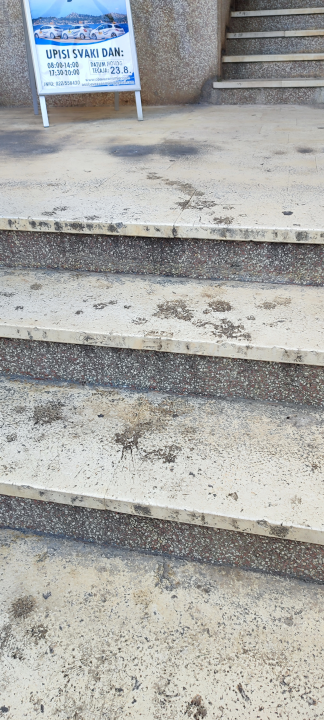 Čitatelji nam šalju fotografije prljavog Šibenika od Meteriza do Vidika: ‘O smradu da ne govorim’