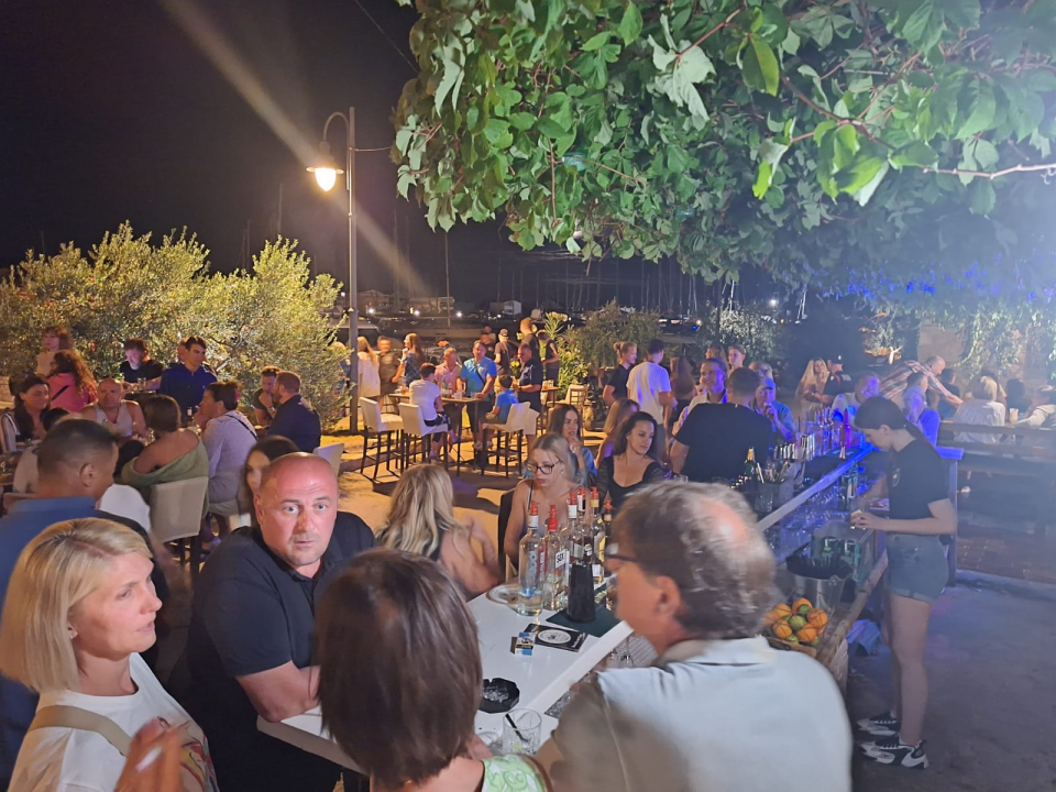 Rock'n'roll, finger food i kokteli: Stray Cat mjesto je koje morate posjetiti! 