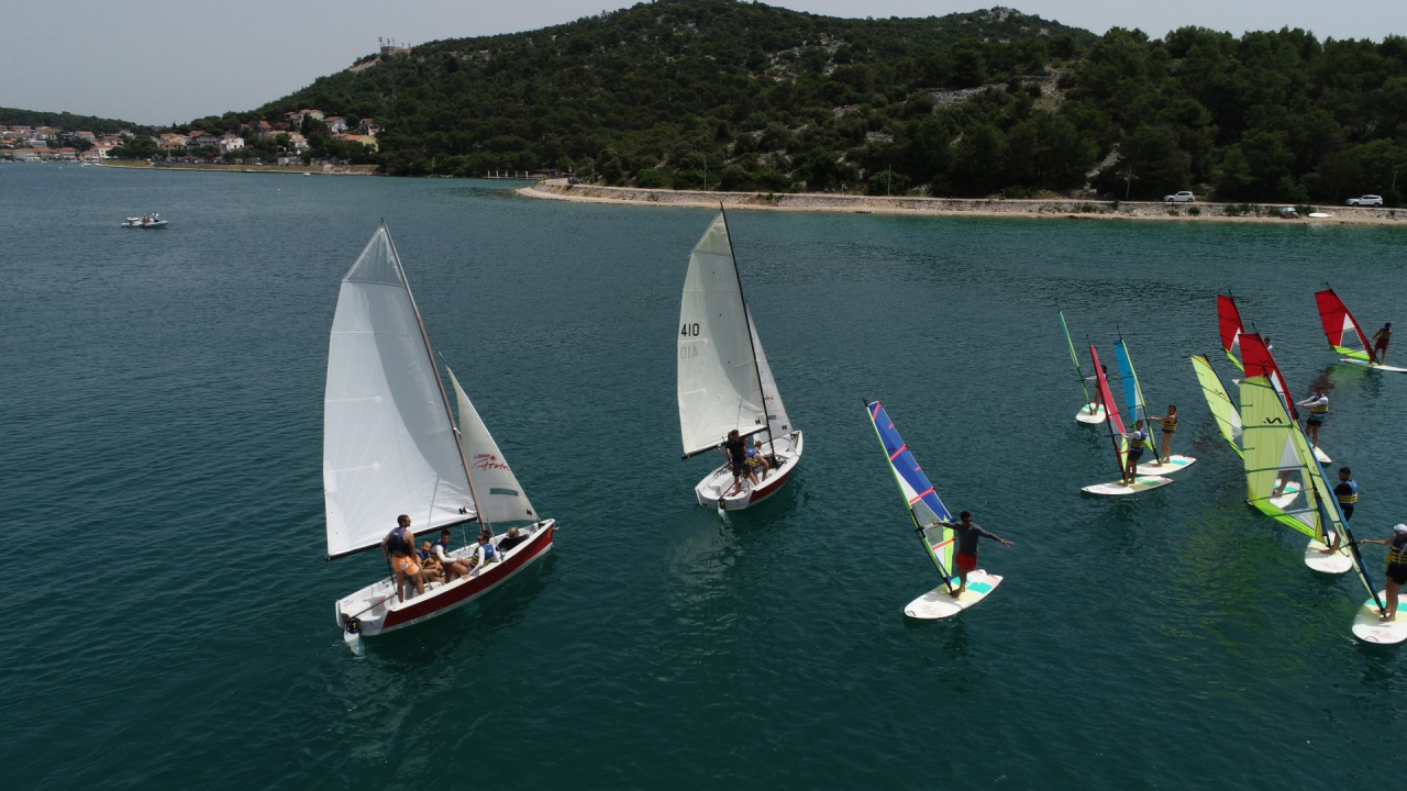 Ove djevojke i mladići budućnost su hrvatskog nautičkog turizma