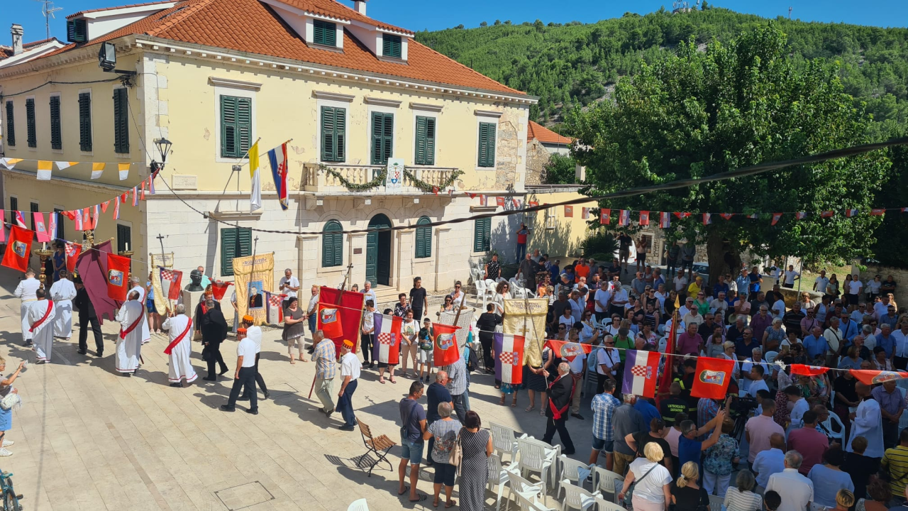 U Skradinu proslavljen blagdan Male Gospe