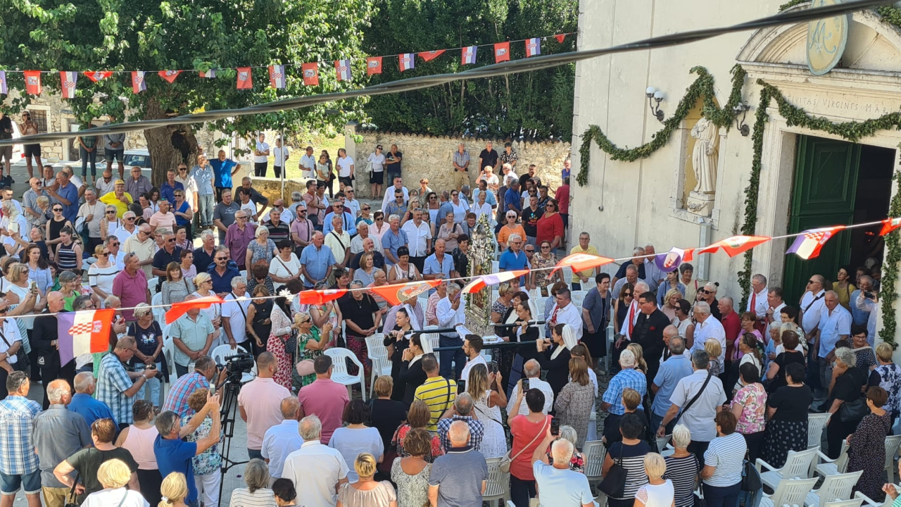 U Skradinu proslavljen blagdan Male Gospe