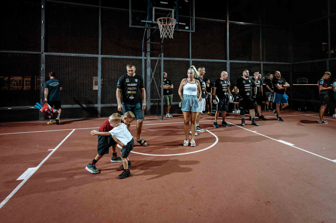 Funcuti bakljadom podržali Franu Vukovića na otvorenom treningu uoči borbe za naslov