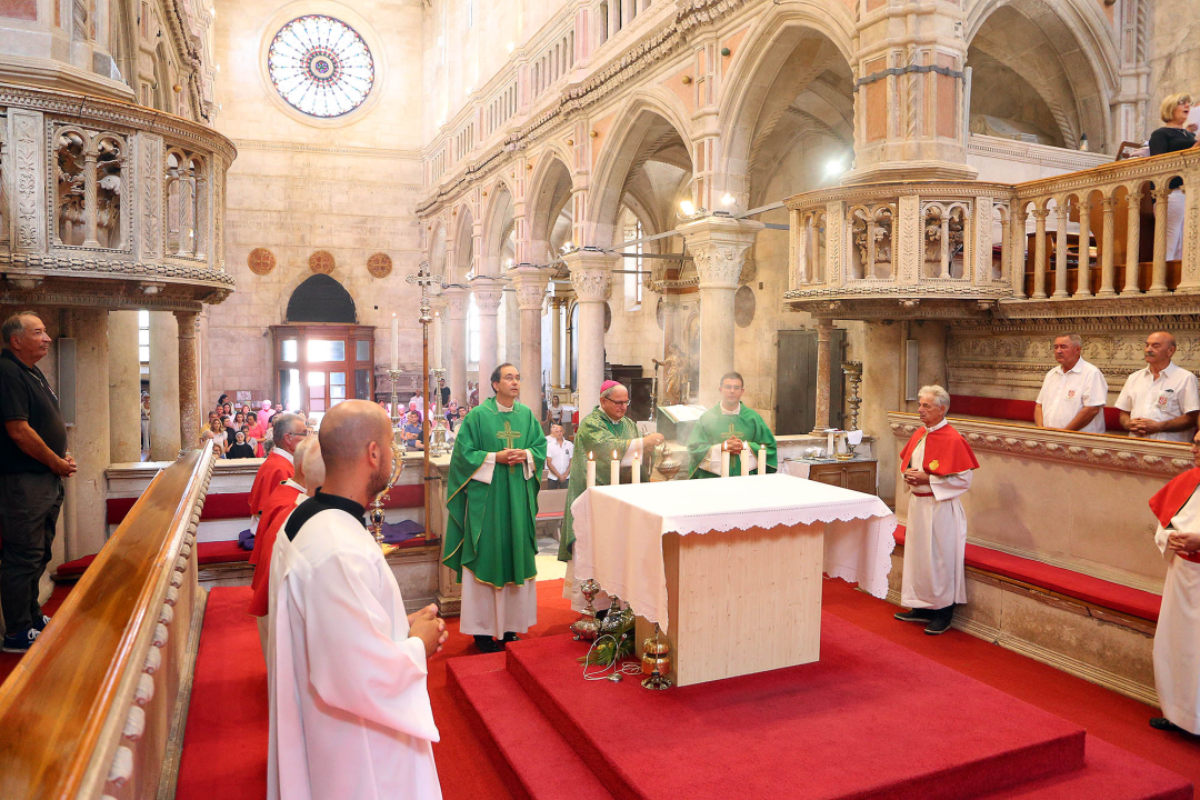 U katedrali slavljena misa za preminule branitelje i biskupa Badurinu