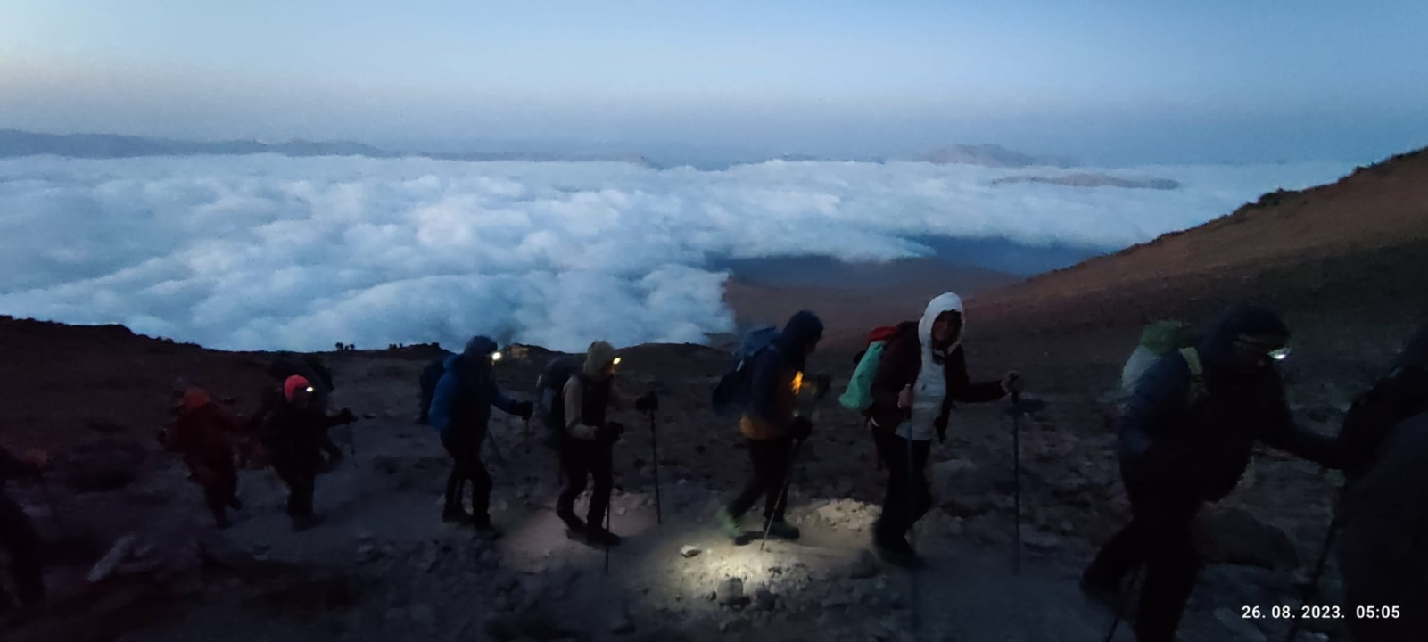 Petnaest planinara iz Šibenika krenulo u osvajanje najvećeg vrha u Iranu: Njih devetero je uspjelo!