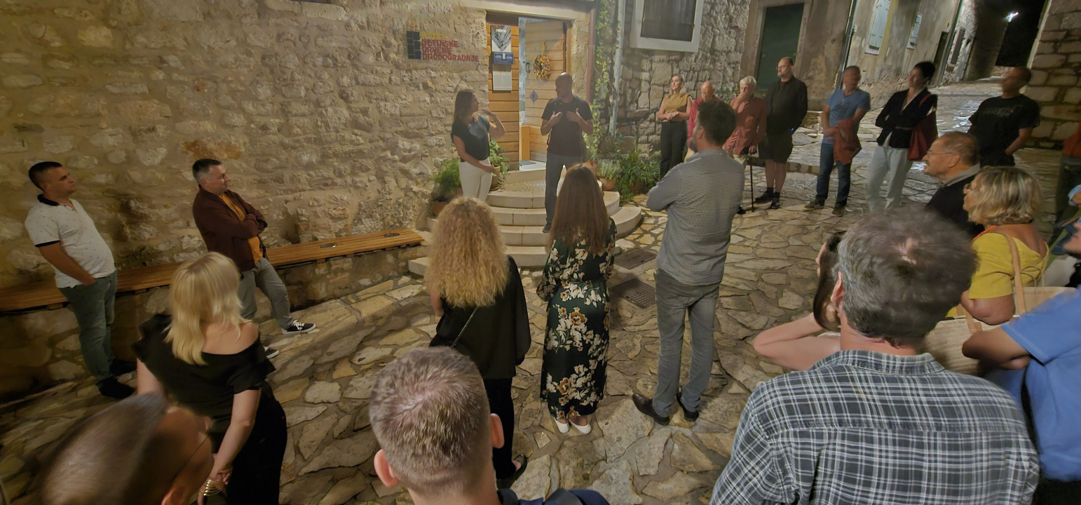 U Betini otvorena izložba 'Modrave na starim kartama'