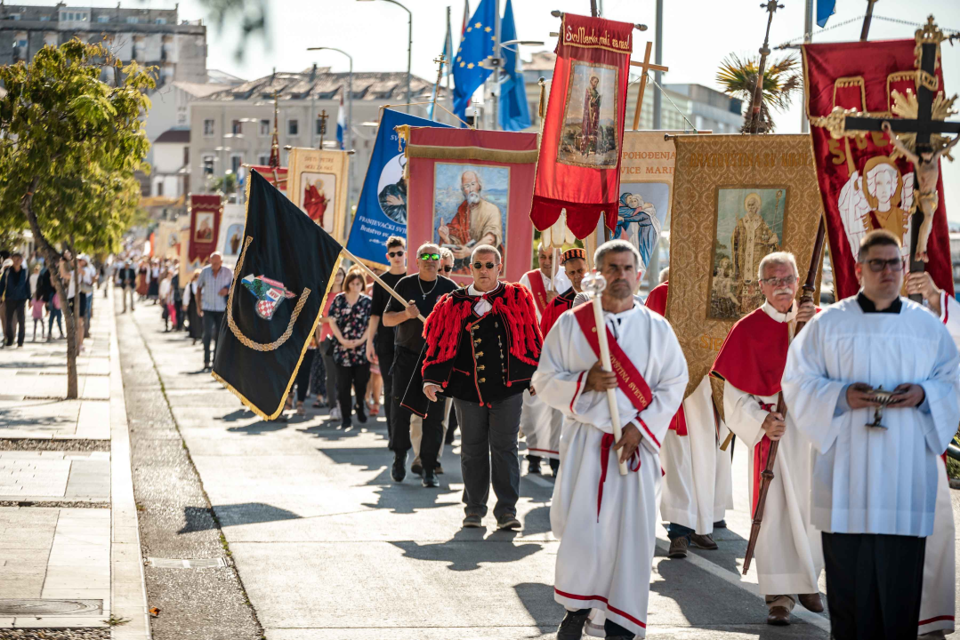 Misom i procesijom obilježen Dan grada i blagdan sv. Mihovila