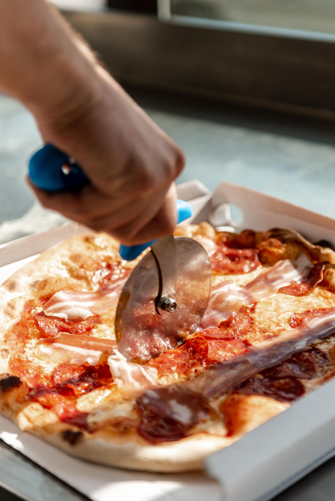 Naručite slasne pizze i sendviče Food Studija po najpovoljnijim cijenama! 
