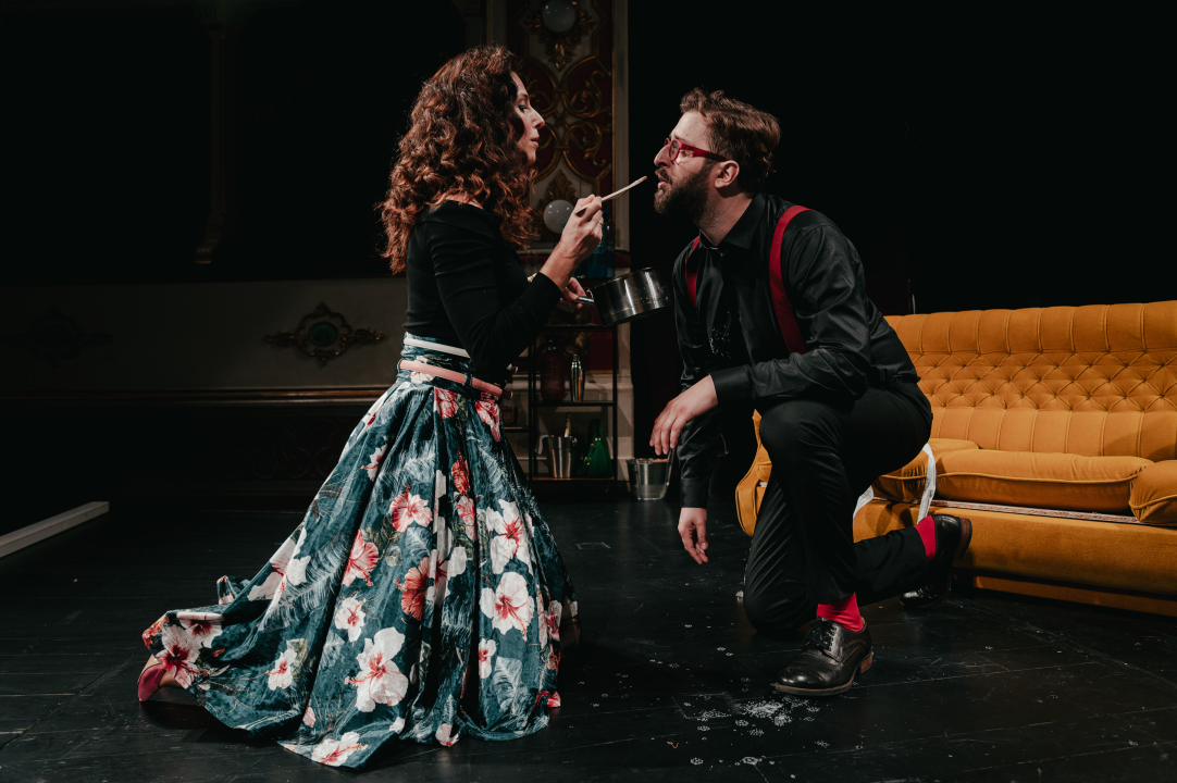 Dođi gola na večeru: Nova predstava šibenskog kazališta humorom šamara gledatelje!