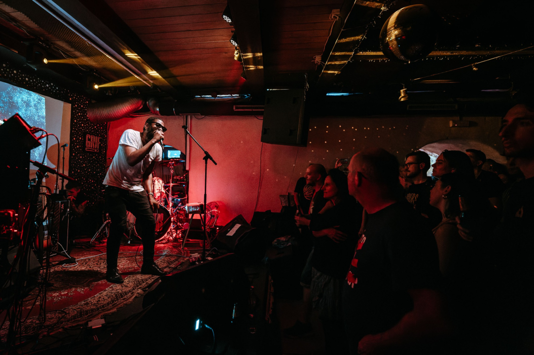 Post pankeri 'Algiers' energičnim koncertom 'shookirali' sinoć publiku u Šibeniku 