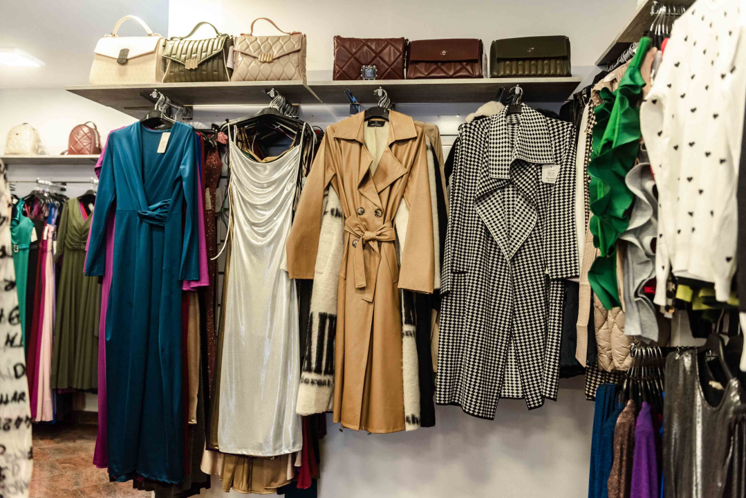 Obnovite svoju jesensku garderobu novim trendi komadima Butika Cecily! 