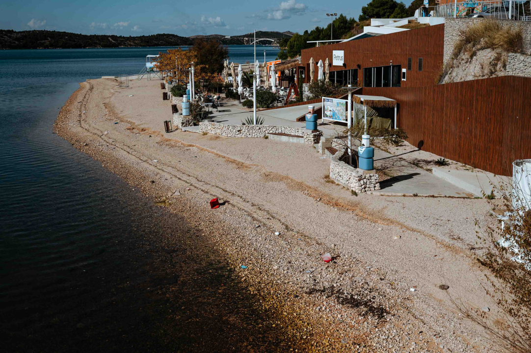 Dolac i Banj nakon juga izgledaju kao albanske plaže kojima smo se ljetos rugali!