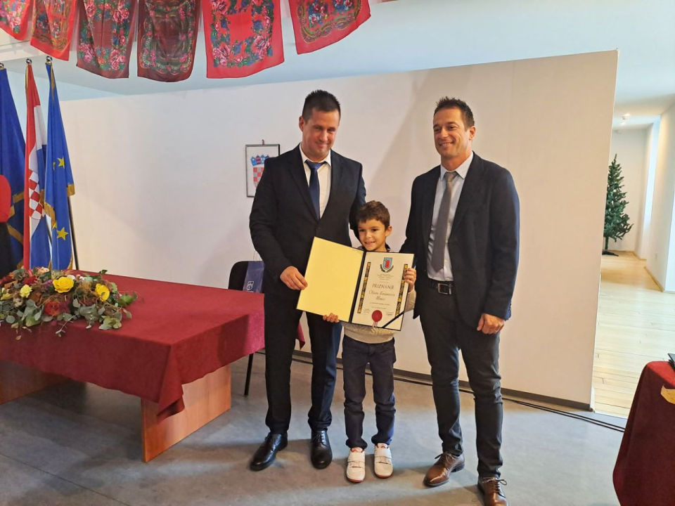 Na svečanoj sjednici Općinskog vijeća Tisno dodijeljene zahvalnice, priznanja i nagrade