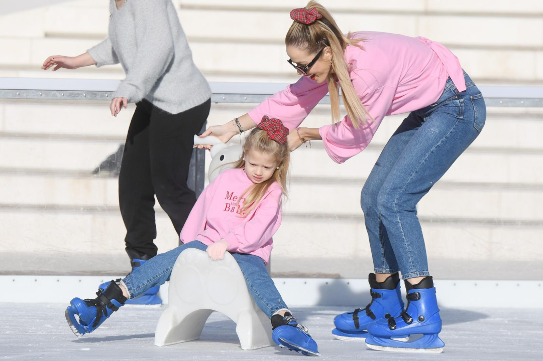 Temperature se osjetno snizile, klizalište proradilo: Antonija Mišura Sandrić očito je uživala 