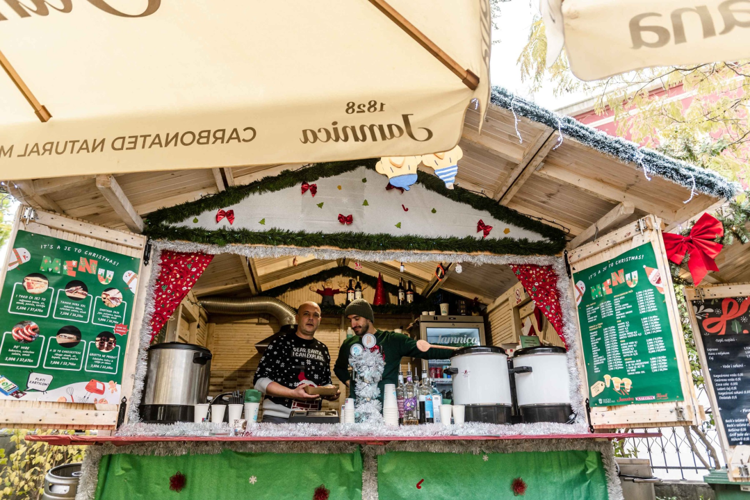 Soparnik, sarme, gulaš, burgeri, kobasice: Provjerili smo gastro ponudu na Adventuri i odlična je