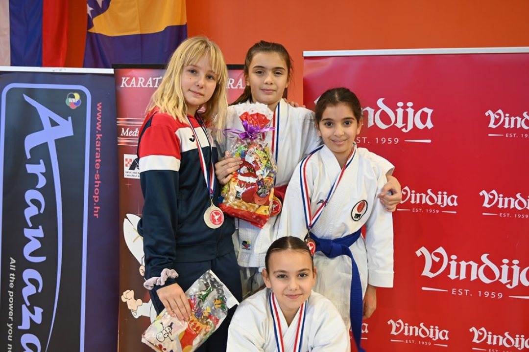 Pirovačke cure ostvarile odličan rezultat na karate turniru 
