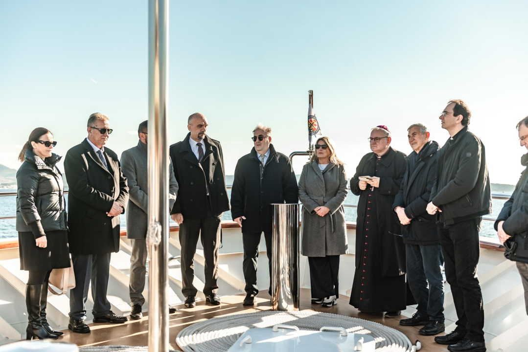 U šibenskom akvatoriju položeni vijenci u čast poginulih i nestalih hrvatskih pomoraca