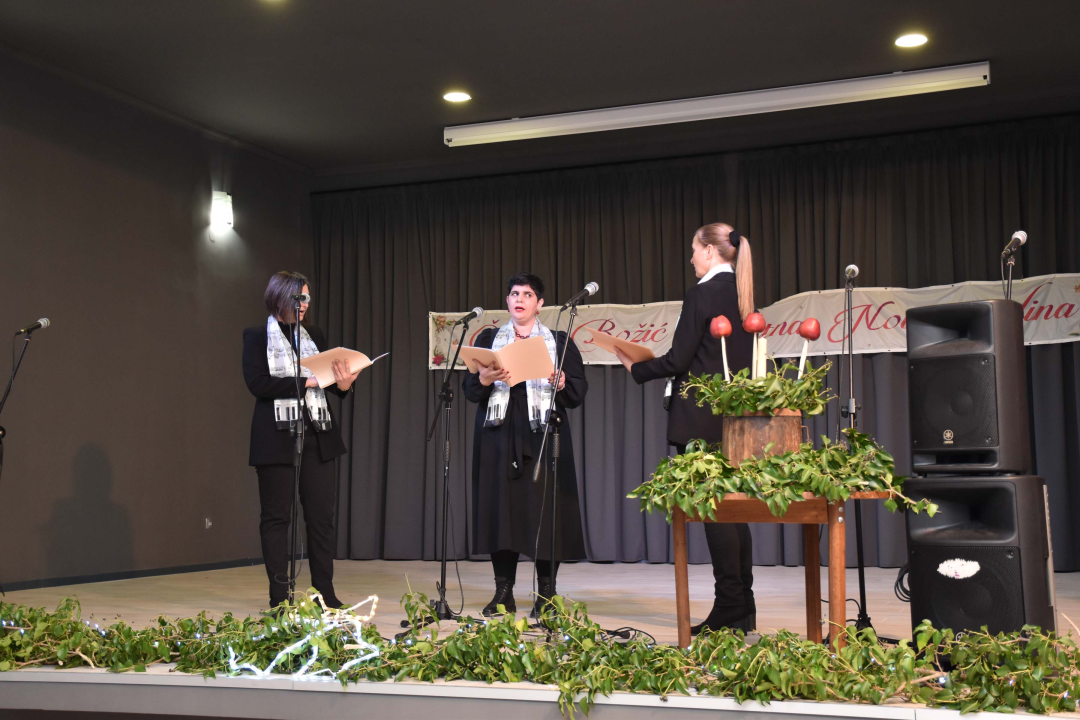 U Unešiću održan božićno-novogodišnji program 'Geni, geni kameni'
