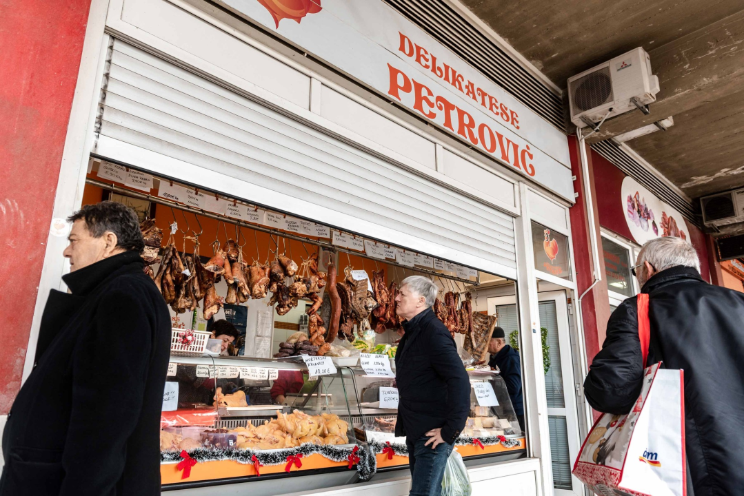 Za blagdane svi žele tuke, pivce i patke: Sve ćete naći na pijaci u Petrović Delikatesama