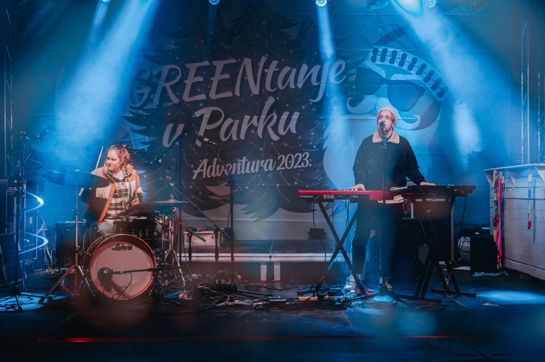 Djevojke koje polako postaju svjetska glazbena atrakcija rasplesale ekipu na Adventuri