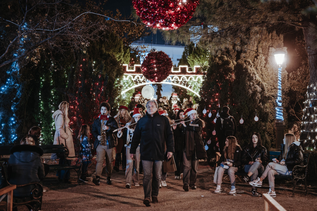 Šibenska narodna glazba promenadom razveselila Šibenčane