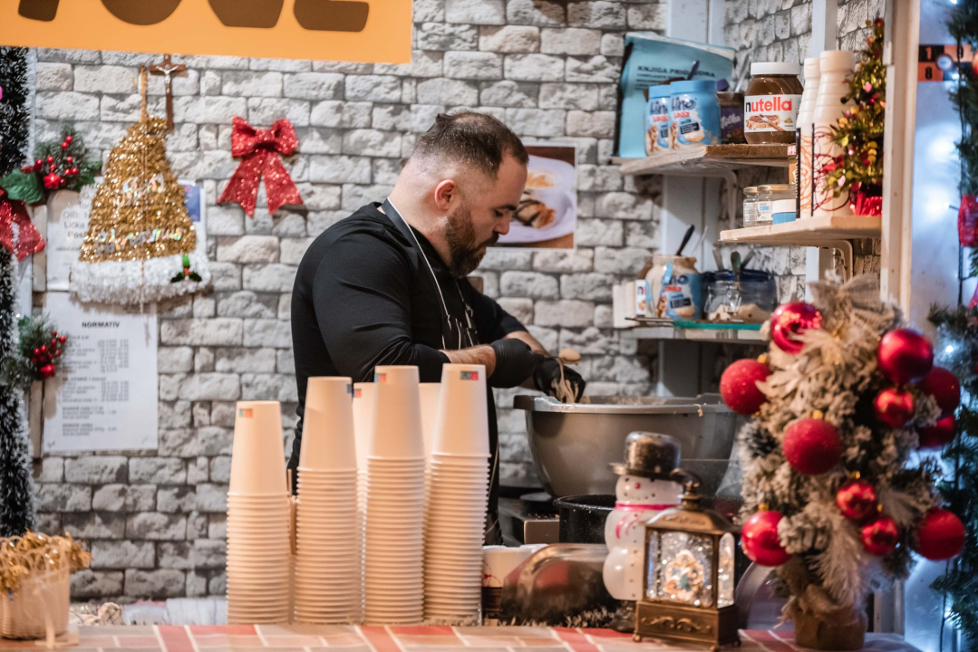 Big Band Šibenik sinoć razveselio publiku na Adventuri