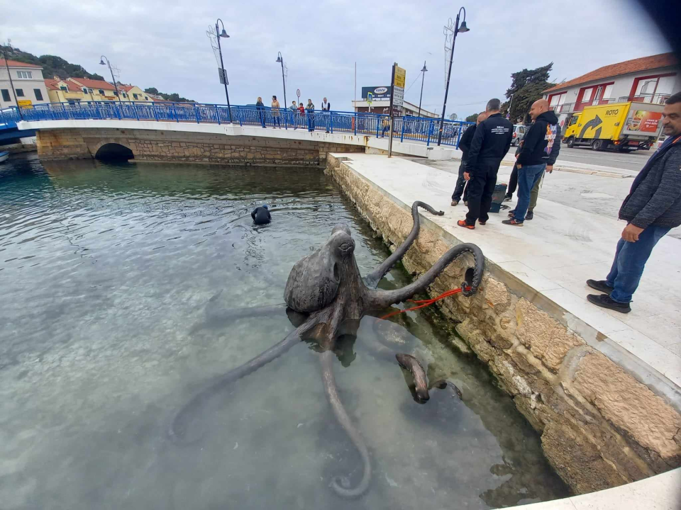 Pobjedom raka nad hobotnicom Tisno slavi stotinu godina turizma